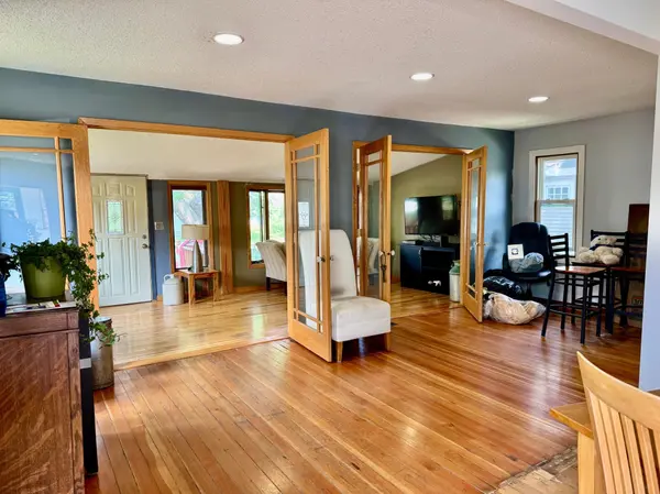 4962 Stewart AVE, White Bear Lake, MN 55110