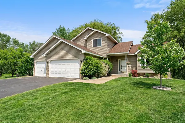 7338 Deer Pass DR, Centerville, MN 55038