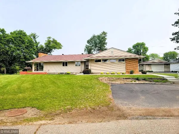 109 Jackson ST W, Eagle Bend, MN 56446