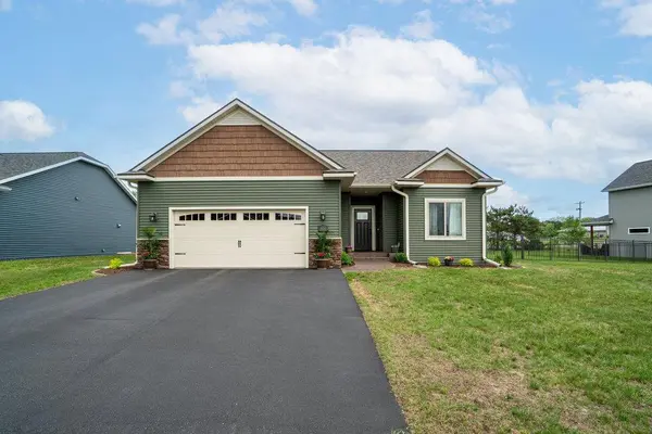 1604 St Andrews DR, Altoona, WI 54720