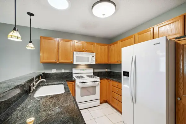 6763 Jenny LN, Woodbury, MN 55125