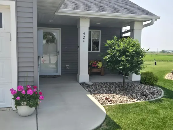 924 3rd AVE SE, Hayfield, MN 55940
