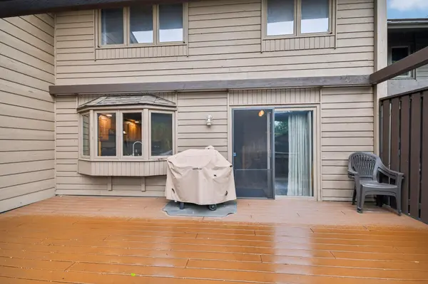 145 Birnamwood DR, Burnsville, MN 55337