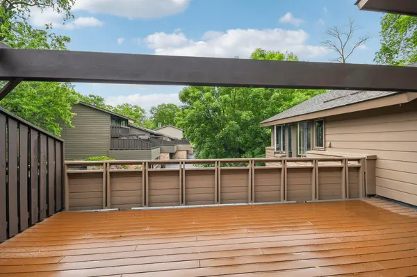 145 Birnamwood DR, Burnsville, MN 55337