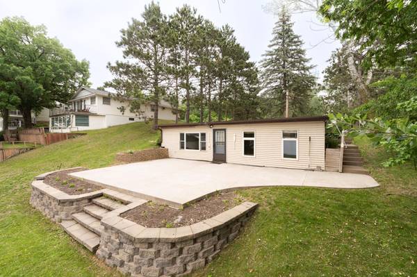 31512 London DR NE, Cambridge, MN 55008