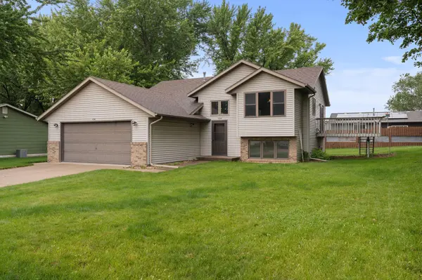 830 22nd ST NE, Owatonna, MN 55060