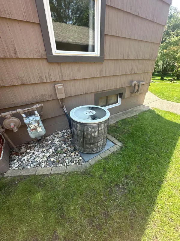 2004 7th ST SW, Willmar, MN 56201