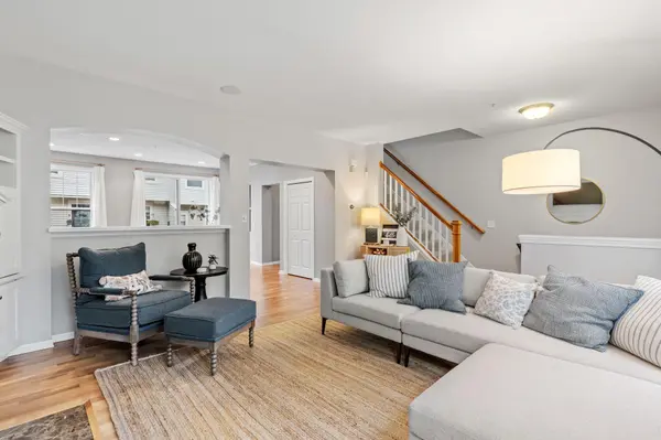 8306 Labont WAY, Eden Prairie, MN 55344