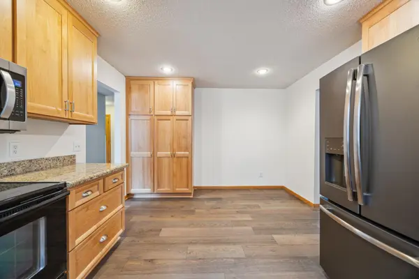 7813 W 111th ST, Bloomington, MN 55438
