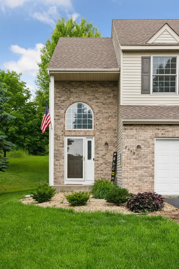 2958 Magnolia DR, Woodbury, MN 55125