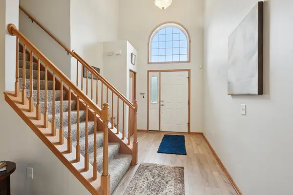2958 Magnolia DR, Woodbury, MN 55125