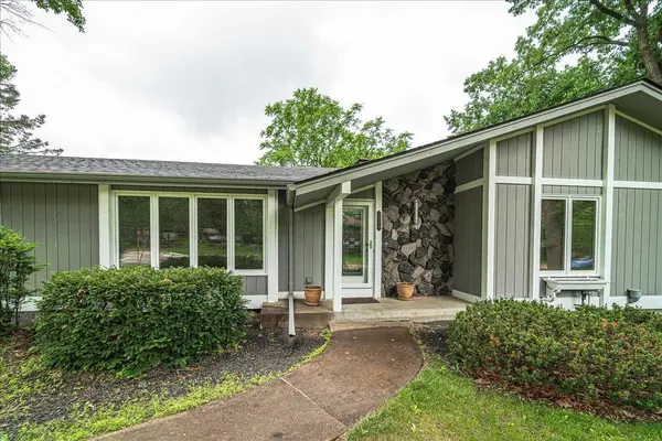 1496 N Innsbruck DR, Fridley, MN 55432