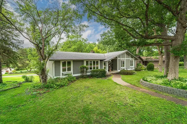 1496 N Innsbruck DR, Fridley, MN 55432