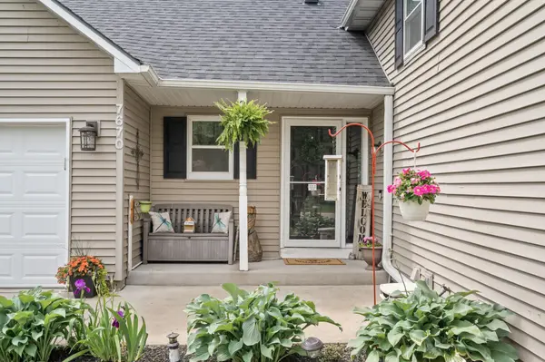 7670 165th ST W, Lakeville, MN 55044