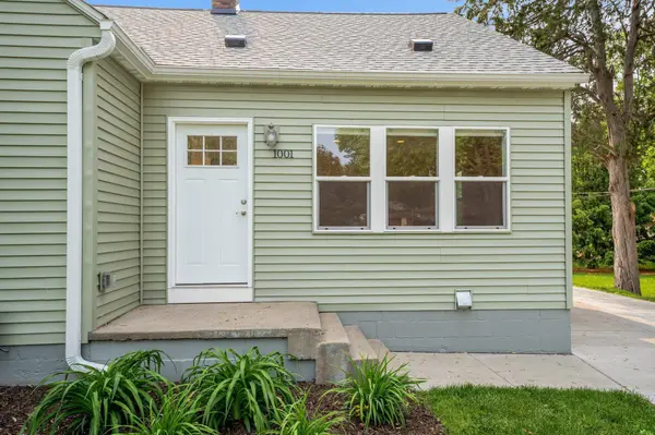 1001 Glendon ST N, Saint Paul, MN 55119