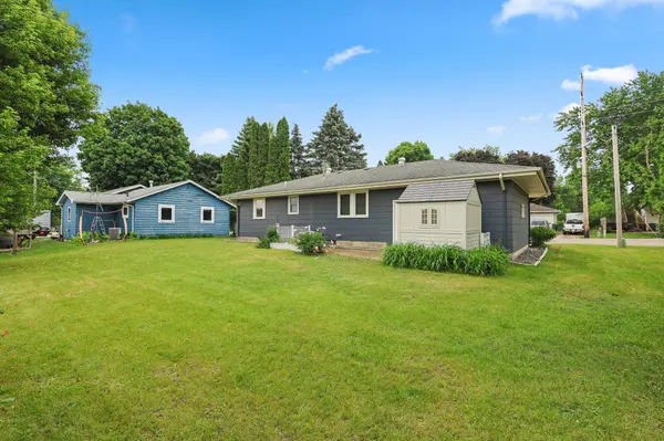 130 Chestnut ST E, Annandale, MN 55302