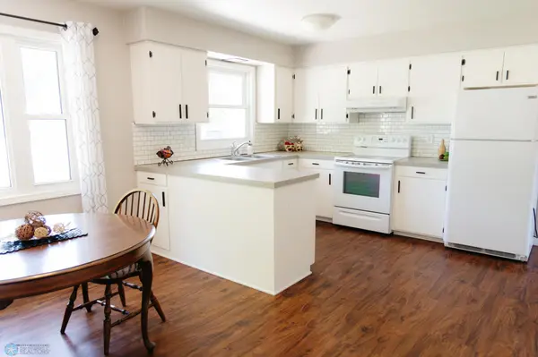111 Bedrock LN, Cavalier, ND 58220