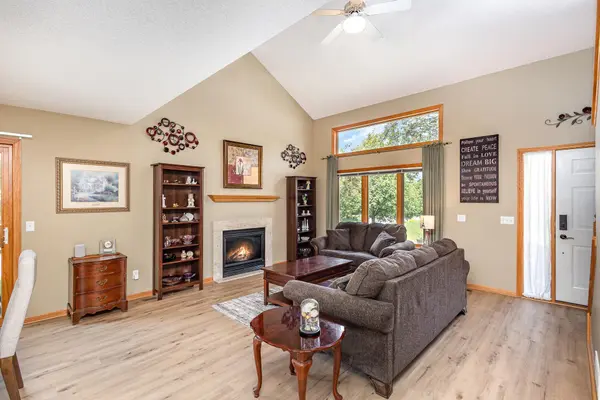 4426 Lakeshore TER, Eagan, MN 55122