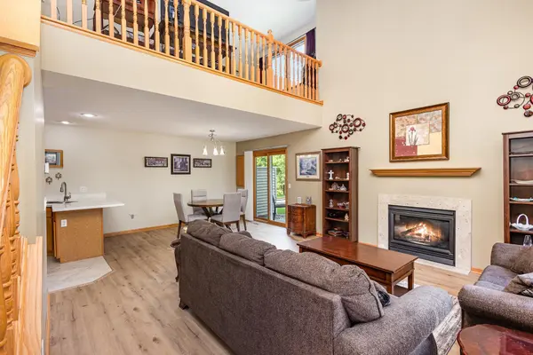 4426 Lakeshore TER, Eagan, MN 55122