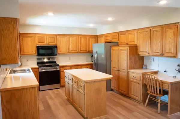 15210 44th AVE N, Plymouth, MN 55446