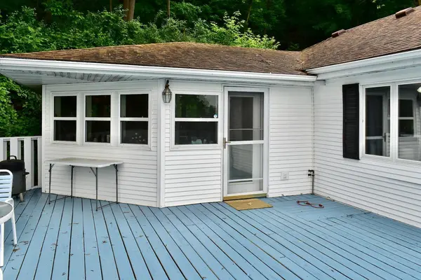 513 E Lake BLVD, Winona, MN 55987