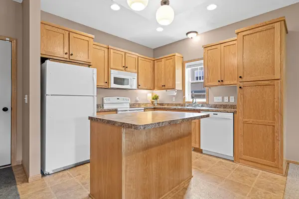3010 Hazelwood ST, Maplewood, MN 55109