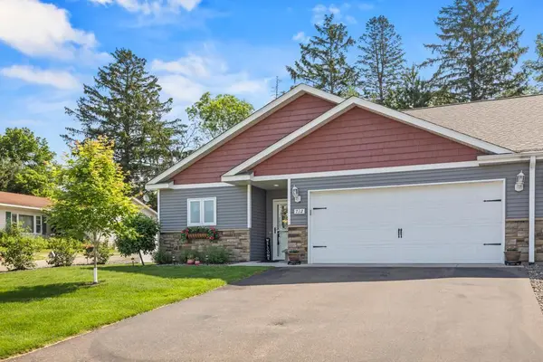 722 Hilltop DR, Taylors Falls, MN 55084