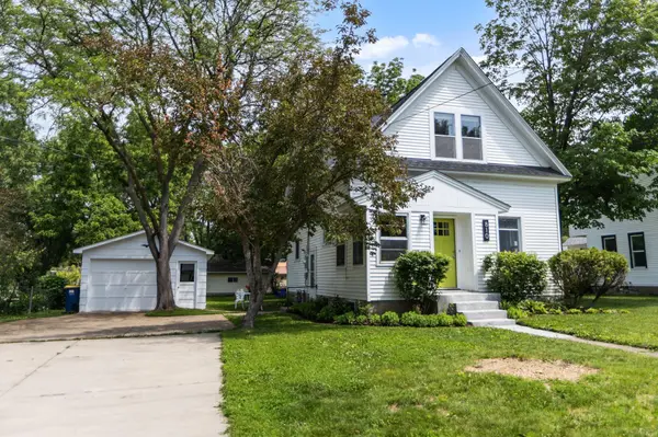 810 7th ST NW, Faribault, MN 55021