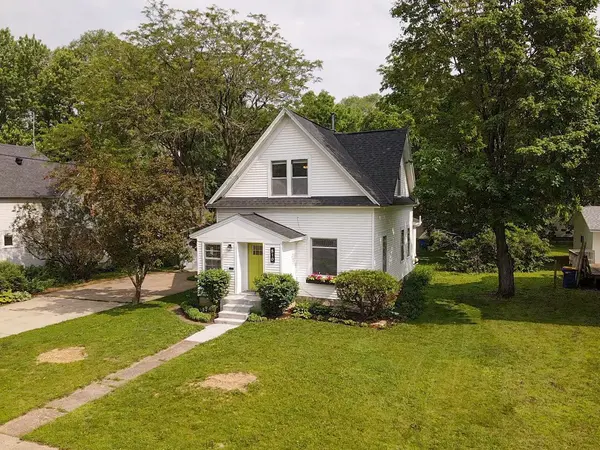810 7th ST NW, Faribault, MN 55021