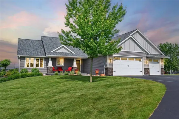 858 Dorwin RD,  Hudson,  WI 54016