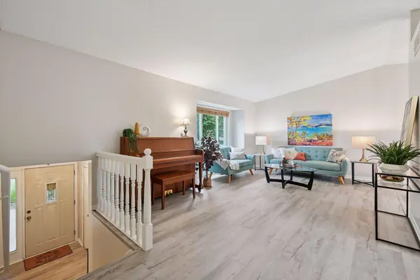 8580 Chanhassen Hills DR S, Chanhassen, MN 55317