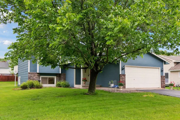 8580 Chanhassen Hills DR S, Chanhassen, MN 55317