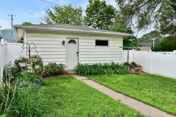 231 E Mark ST, Winona, MN 55987