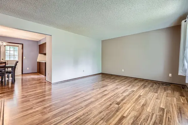 1430 Cardinal CV, Chaska, MN 55318
