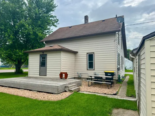 720 Fir AVE, Bird Island, MN 55310