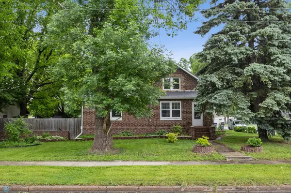 504 14th ST N, Moorhead, MN 56560
