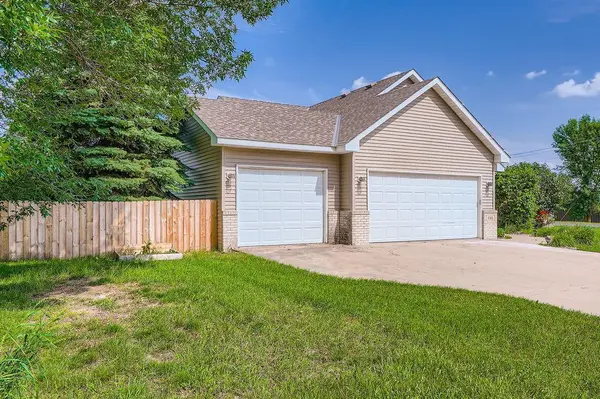 1301 English AVE NW, New Prague, MN 56071