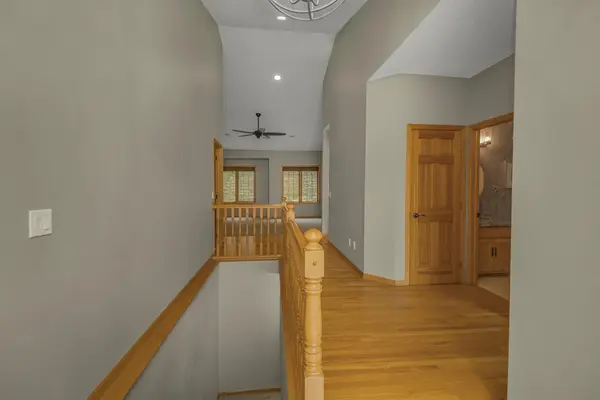 12997 Garvin Brook LN, Apple Valley, MN 55124