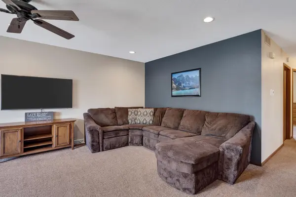 532 S 7th ST, La Crescent, MN 55947