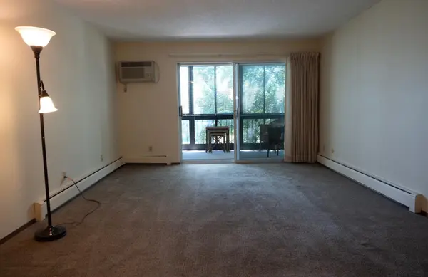 2720 Dale ST N #C206, Roseville, MN 55113