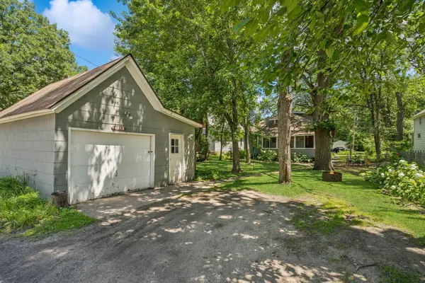 4883 Division AVE, White Bear Lake, MN 55110