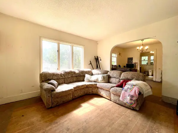 306 E Race AVE, Elmwood, WI 54740
