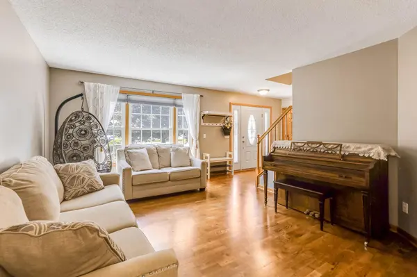 3021 Copper Oaks Alcove, Woodbury, MN 55125