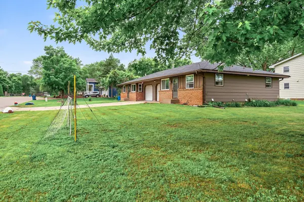 800-802 Parkview LN, Champlin, MN 55316