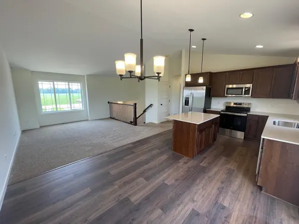 32733 Naples ST NE, Cambridge, MN 55008