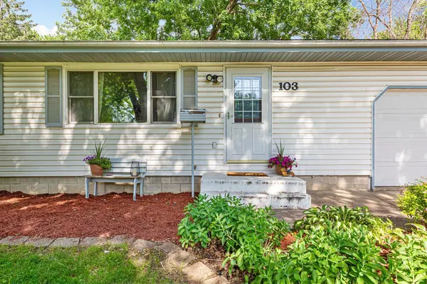 103 9th AVE SE, Faribault, MN 55021