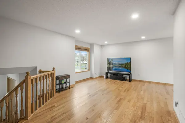 664 Highland TRL, Lino Lakes, MN 55014