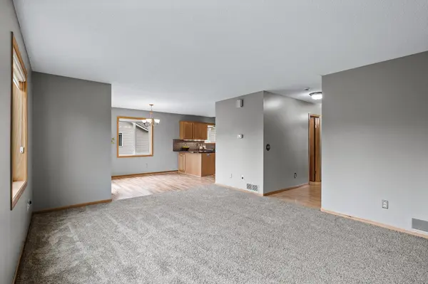 7739 Lancaster AVE NE, Albertville, MN 55301