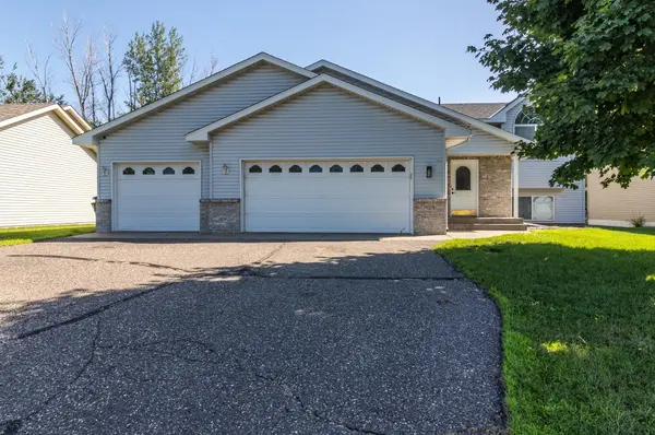 569 Sunwood Park DR, Waite Park, MN 56387