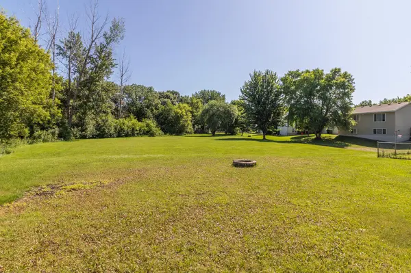 569 Sunwood Park DR, Waite Park, MN 56387